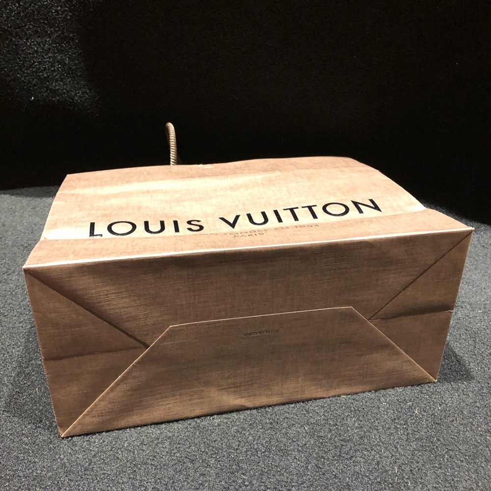 Louis Vuitton 1 Gift Bag - Picture 5 of 5